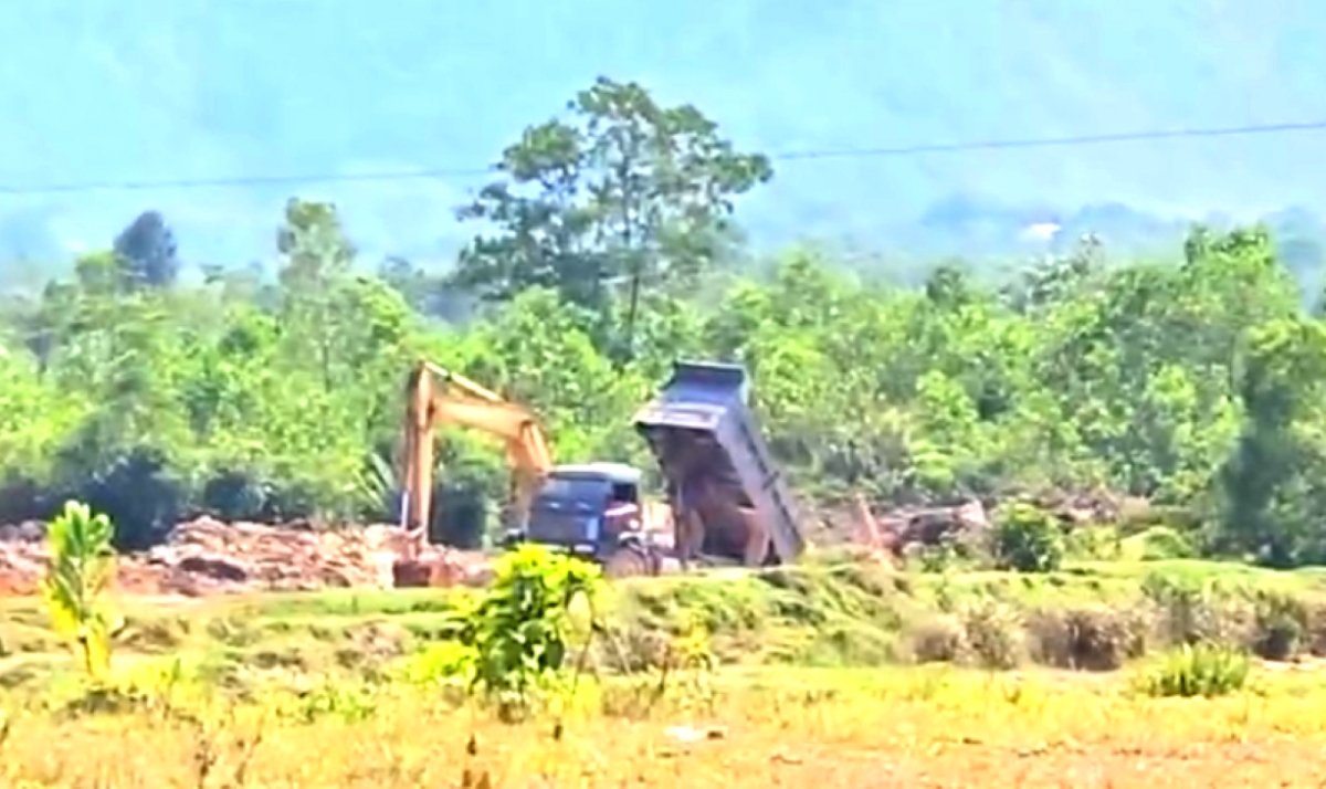 DN bị phạt, nộp lại 167 triệu đồng vì khai thác đất trái phép tại huyện A Lưới